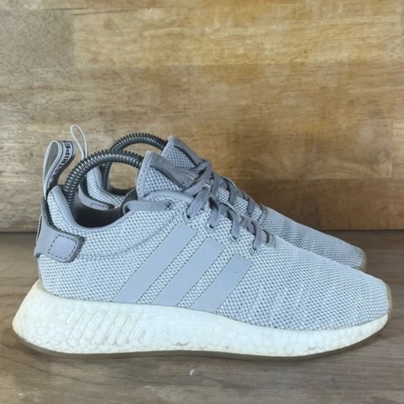 Adidas NMD R2 Womens Size 6 Running Shoes Sneakers Gray White AQ0196 - Picture 1 of 8